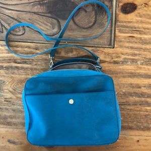 💙Blue suede x-body purse.💙